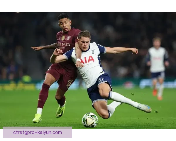 英超瓦拉内表现稳健，已成为球队防线核心之一